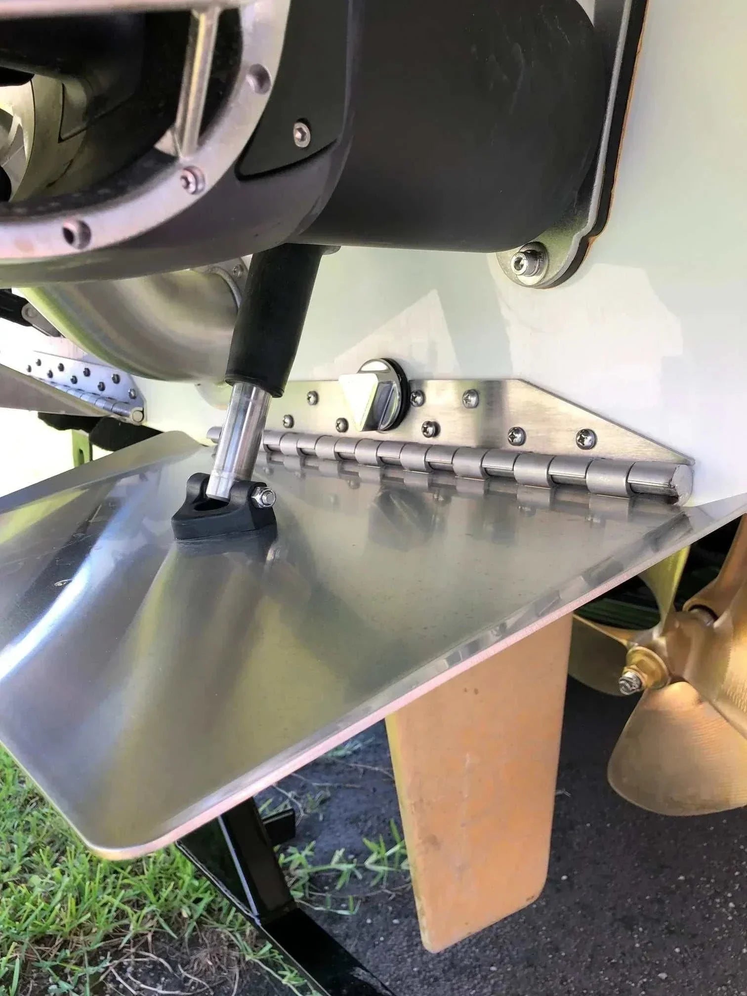 Stainless Vault Boat Drain Plug on Tige