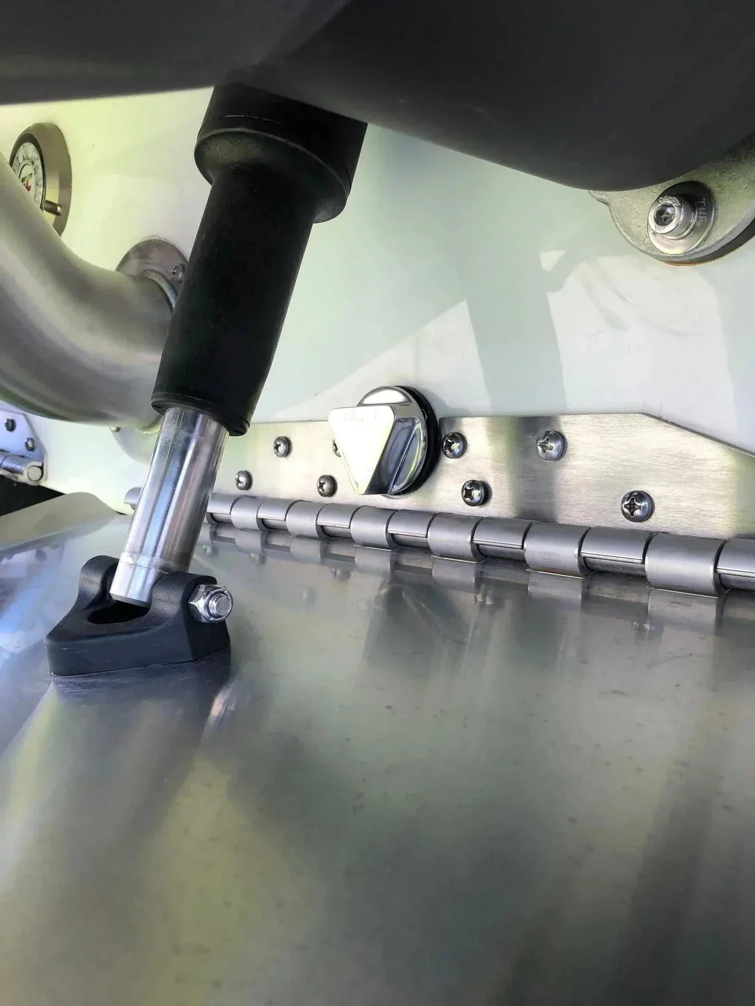 Stainless Vault Boat Drain Plug on Tige