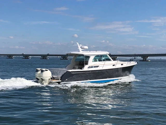 Back Cove 34O yacht with Seaview Model #76 custom mast on water.