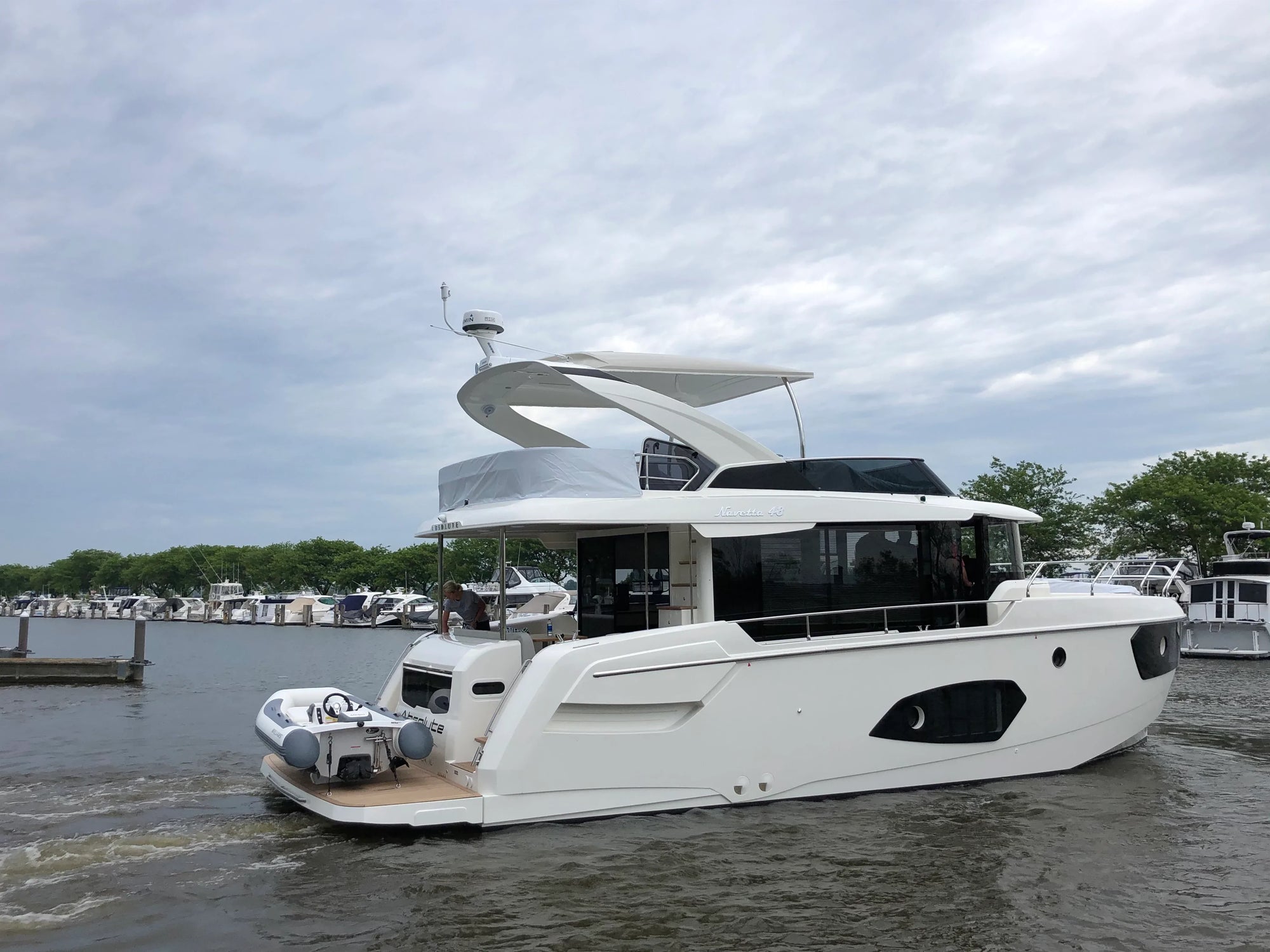 48 Absolute with a Seaview actuated hinge base and mount for Garmin radar