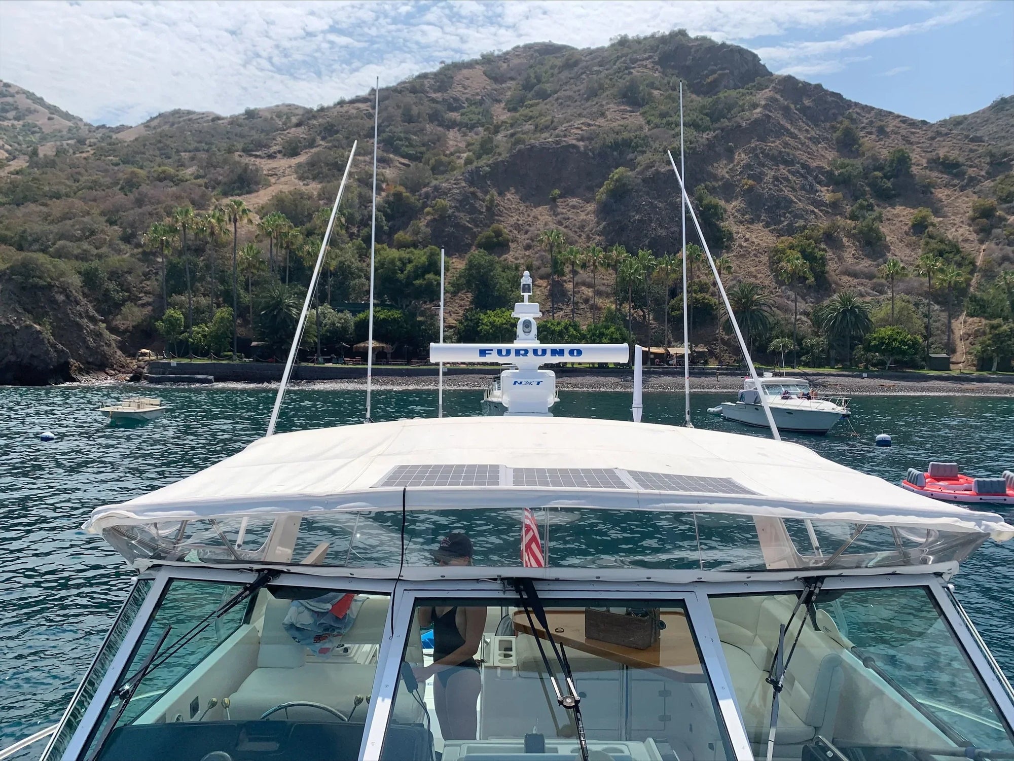 Seaview Model #81 tapered mast with spreaders for Furuno radar and FLIR MD on Tiara Yacht.