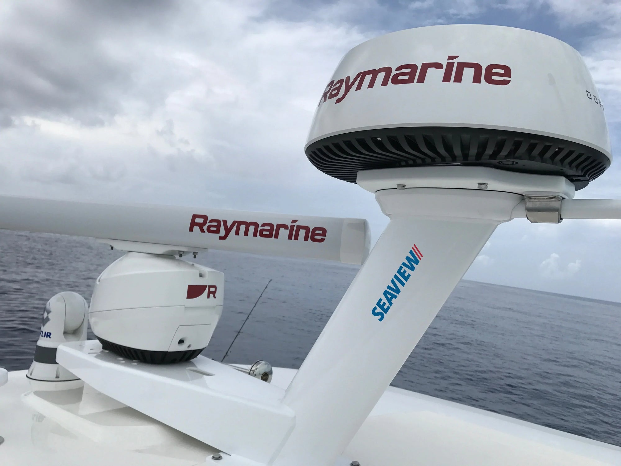 Seaview modular dual mounts with Raymarine electronics installed on marine vessel.