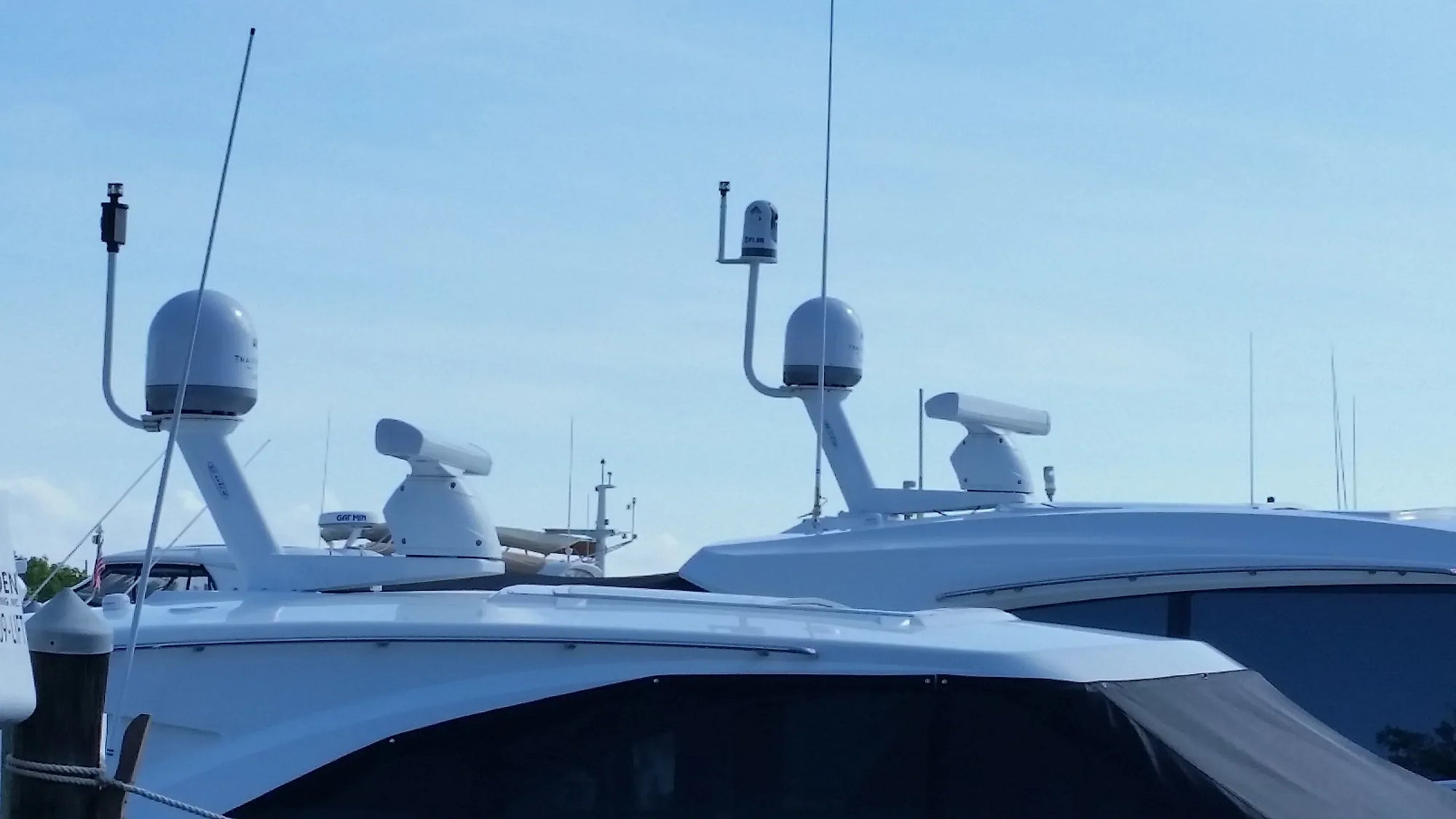 Seaview modular dual mounts on boats for radar and marine electronics.