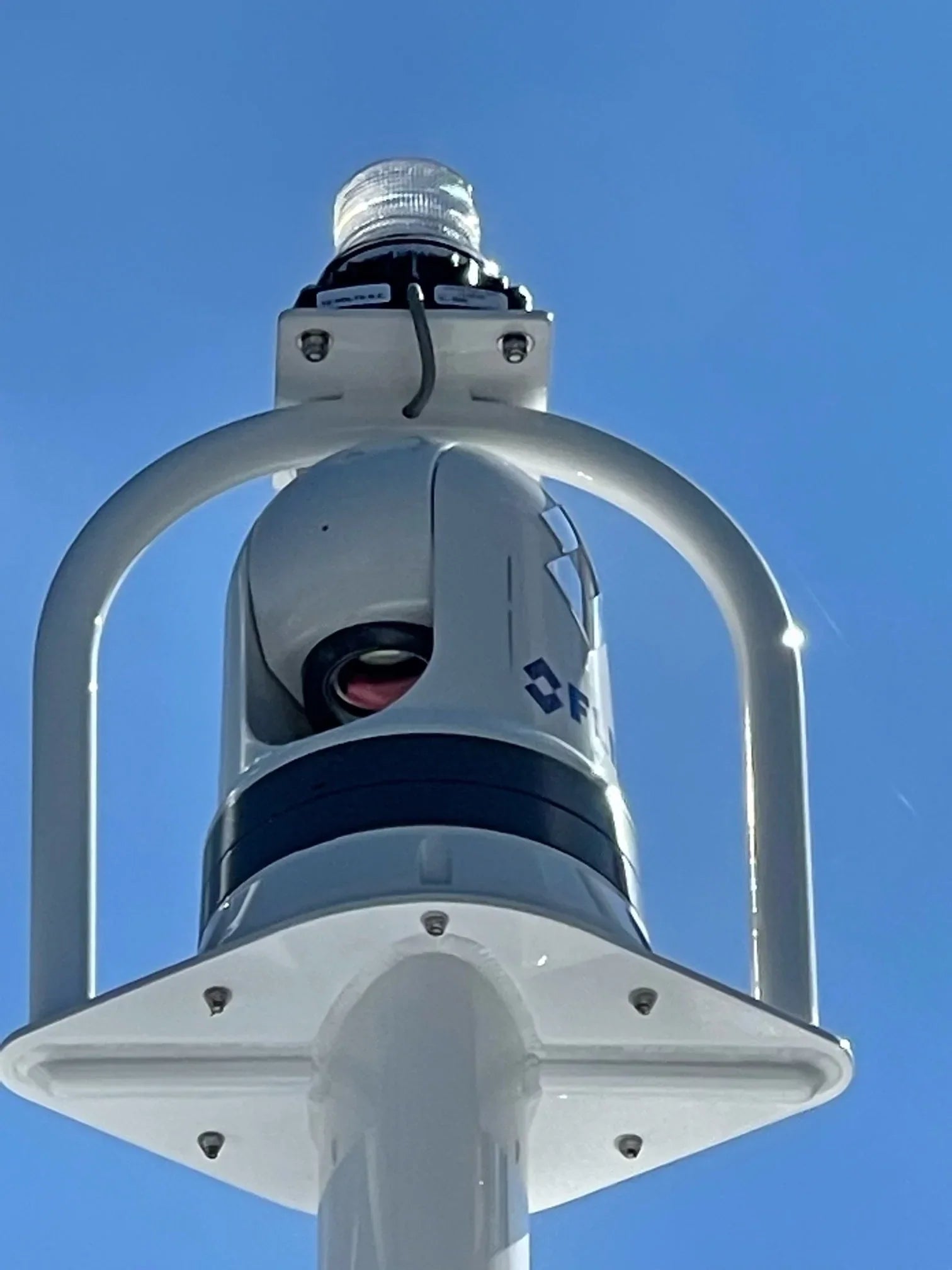 Seaview Model #82 tapered mast with spreaders for marine equipment.